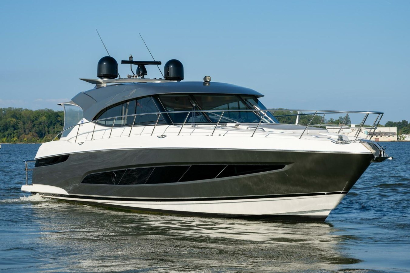 https://arconyachts.ams3.digitaloceanspaces.com/127851/conversions/large_3933085-optimize.jpg