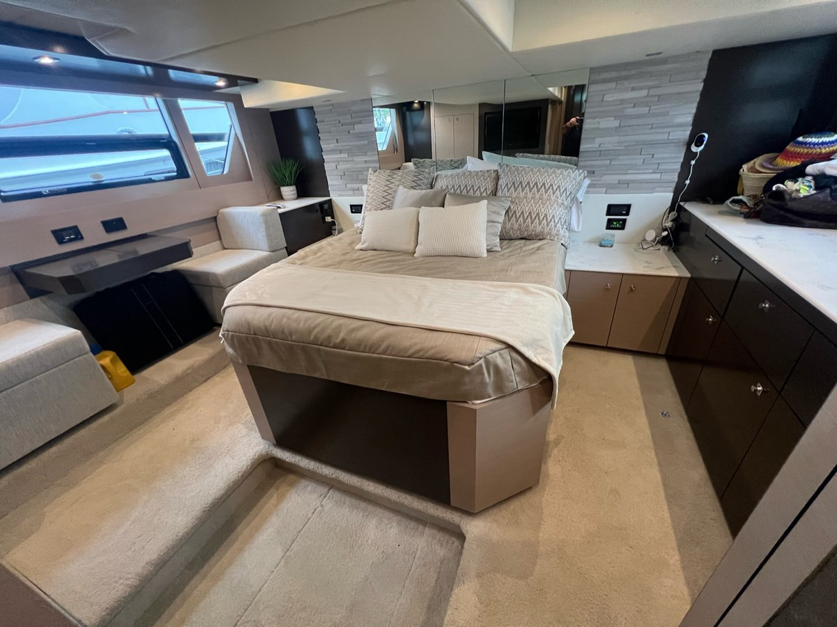 https://arconyachts.ams3.digitaloceanspaces.com/127852/conversions/large_3708199-optimize.jpg