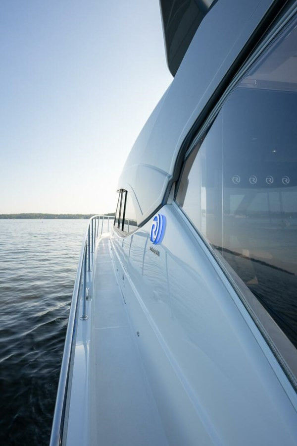 https://arconyachts.ams3.digitaloceanspaces.com/127856/conversions/large_3933087-optimize.jpg