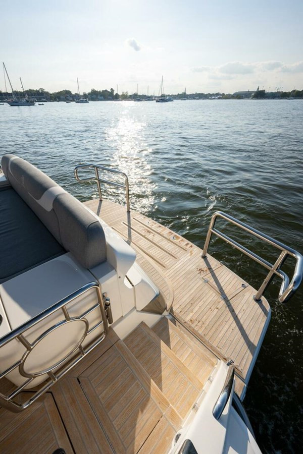 https://arconyachts.ams3.digitaloceanspaces.com/127875/conversions/large_3933094-optimize.jpg