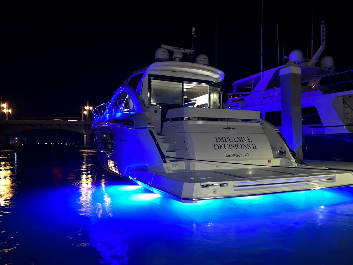 https://arconyachts.ams3.digitaloceanspaces.com/127888/conversions/large_3708212-optimize.jpg