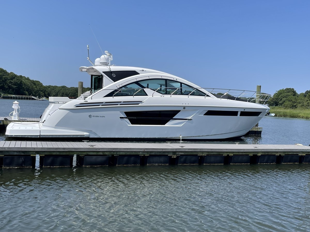 https://arconyachts.ams3.digitaloceanspaces.com/127891/conversions/large_3708213-optimize.jpg