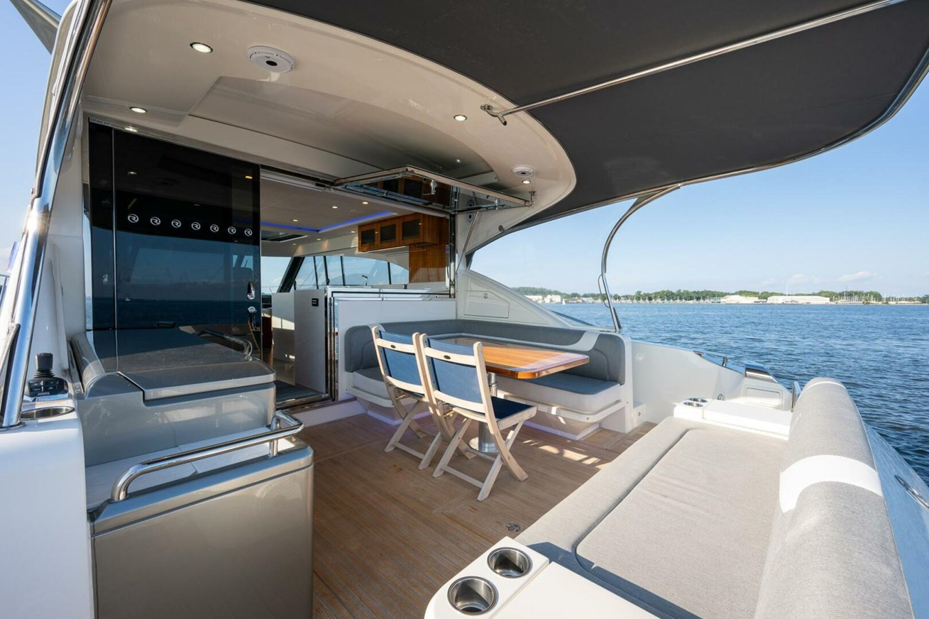 https://arconyachts.ams3.digitaloceanspaces.com/127893/conversions/large_3933100-optimize.jpg
