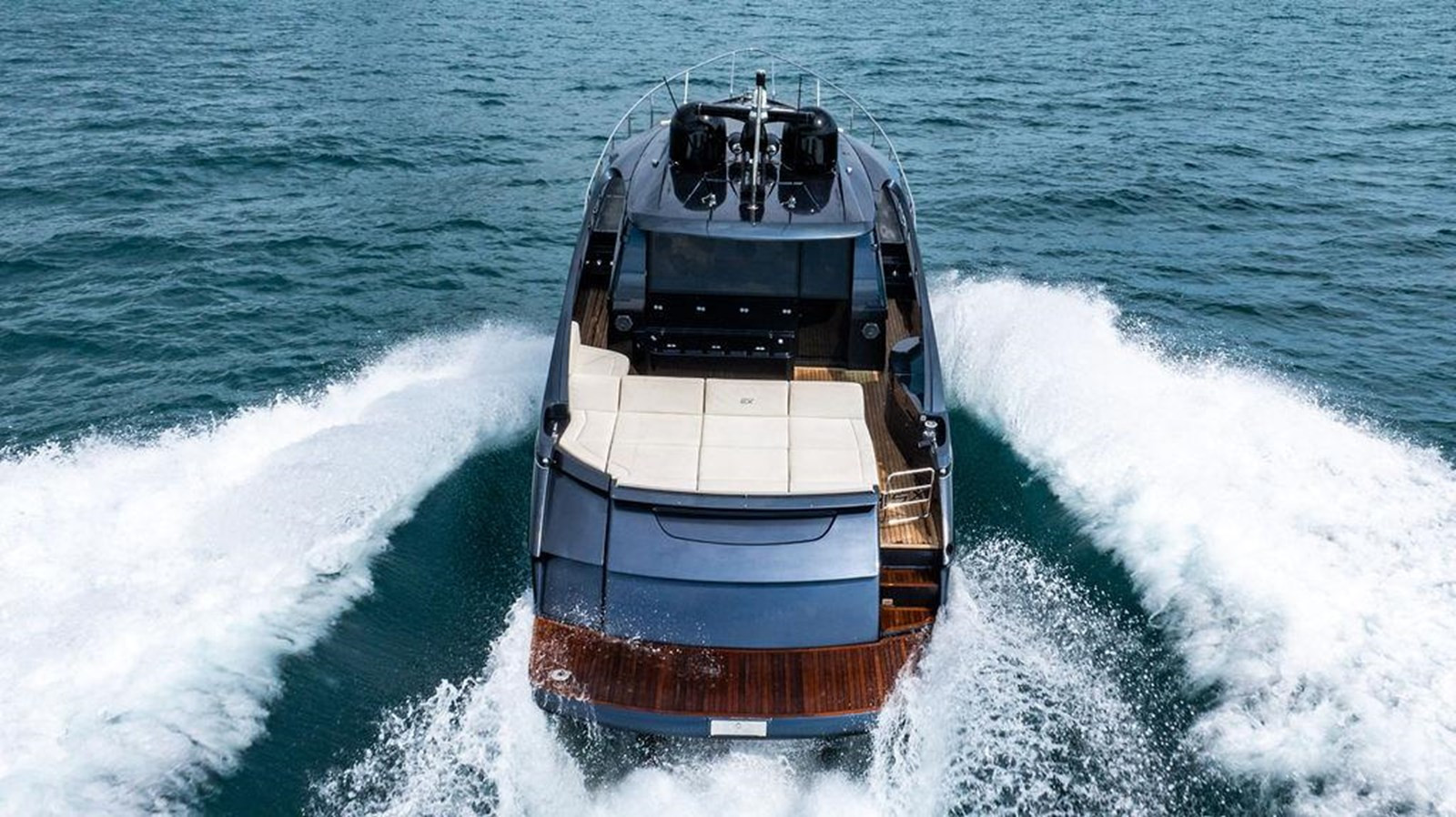https://arconyachts.ams3.digitaloceanspaces.com/127919/conversions/large_4346545-optimize.jpg