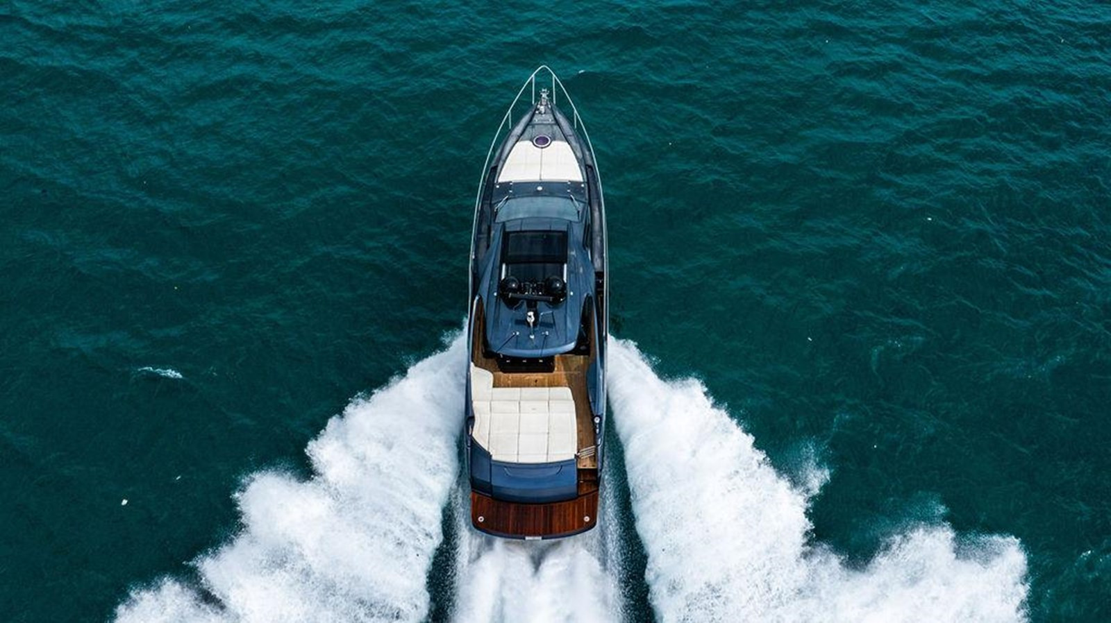 https://arconyachts.ams3.digitaloceanspaces.com/127922/conversions/large_4346546-optimize.jpg