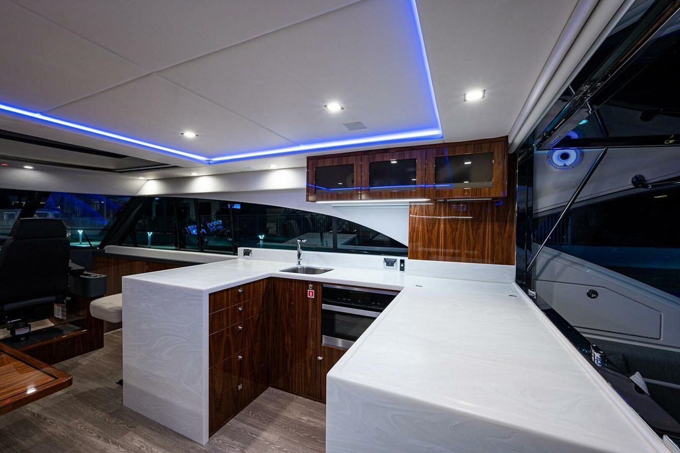 https://arconyachts.ams3.digitaloceanspaces.com/127926/conversions/large_3933112-optimize.jpg