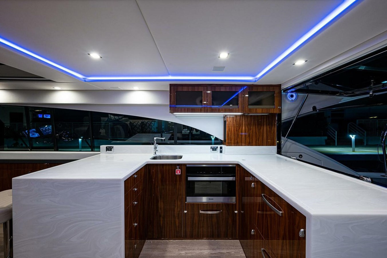 https://arconyachts.ams3.digitaloceanspaces.com/127929/conversions/large_3933113-optimize.jpg