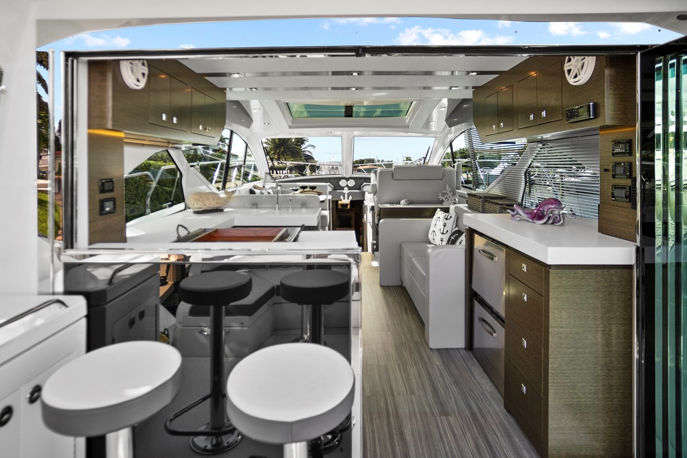https://arconyachts.ams3.digitaloceanspaces.com/127930/conversions/large_3946333-optimize.jpg