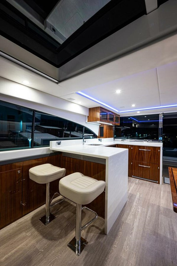 https://arconyachts.ams3.digitaloceanspaces.com/127938/conversions/large_3933116-optimize.jpg