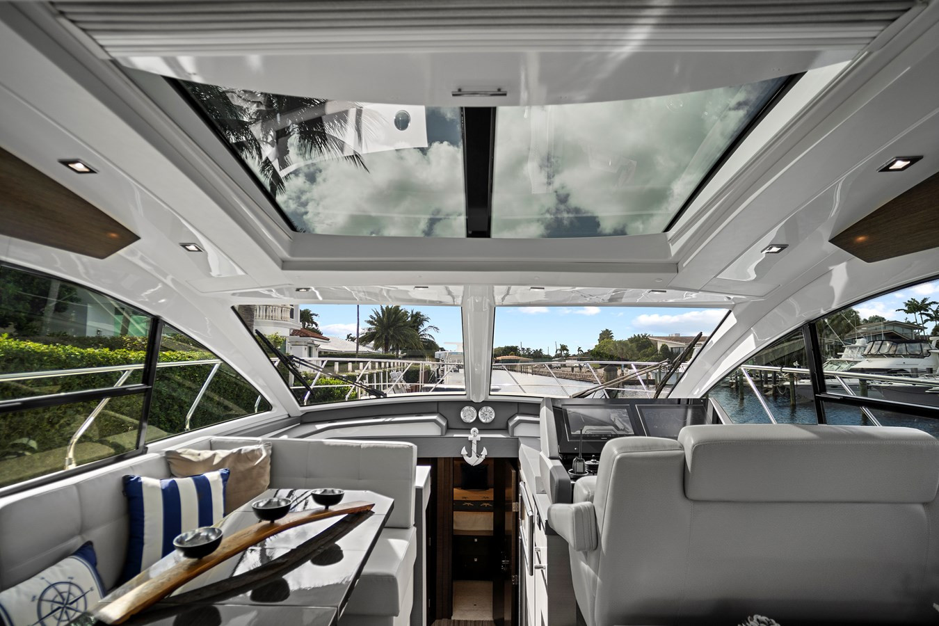https://arconyachts.ams3.digitaloceanspaces.com/127939/conversions/large_3946336-optimize.jpg