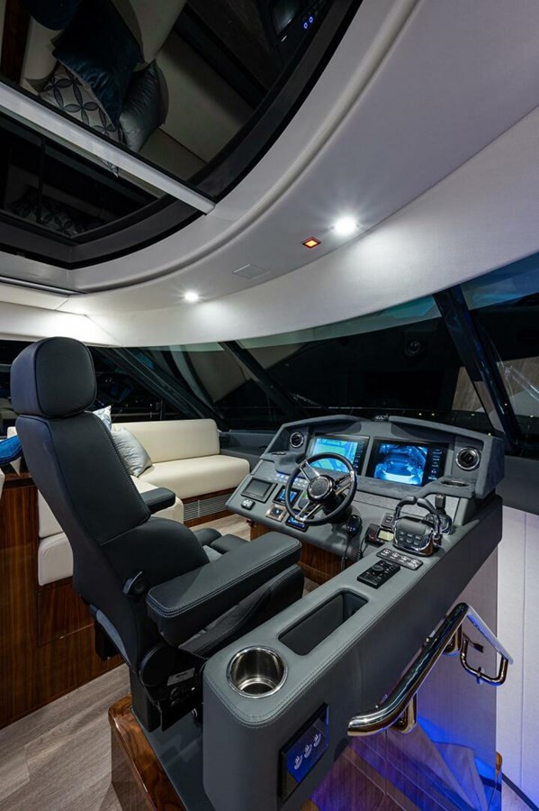 https://arconyachts.ams3.digitaloceanspaces.com/127947/conversions/large_3933119-optimize.jpg