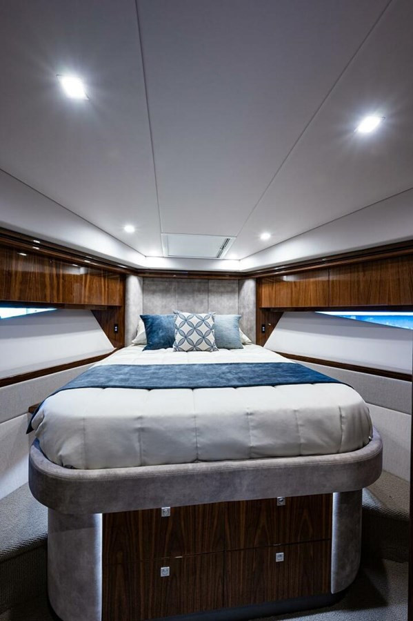 https://arconyachts.ams3.digitaloceanspaces.com/127964/conversions/large_3933125-optimize.jpg