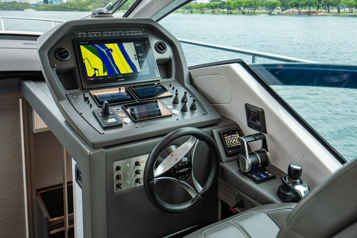 https://arconyachts.ams3.digitaloceanspaces.com/128013/conversions/large_4346576-optimize.jpg
