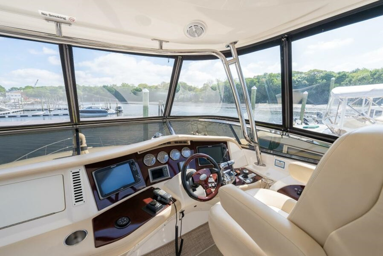 https://arconyachts.ams3.digitaloceanspaces.com/128147/conversions/large_4188215-optimize.jpg