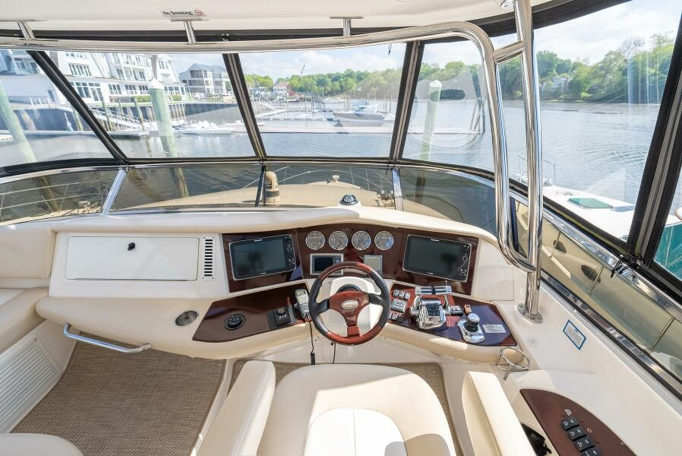 https://arconyachts.ams3.digitaloceanspaces.com/128174/conversions/large_4188224-optimize.jpg