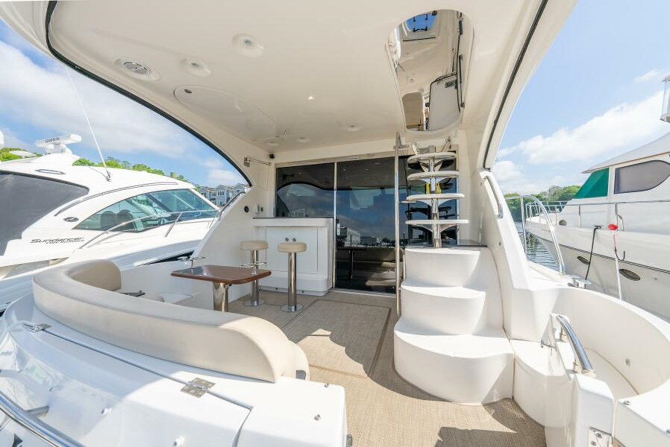 https://arconyachts.ams3.digitaloceanspaces.com/128196/conversions/large_4188231-optimize.jpg