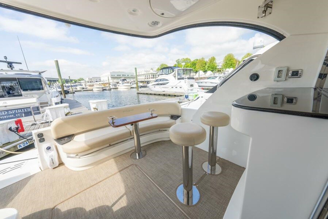 https://arconyachts.ams3.digitaloceanspaces.com/128218/conversions/large_4188238-optimize.jpg