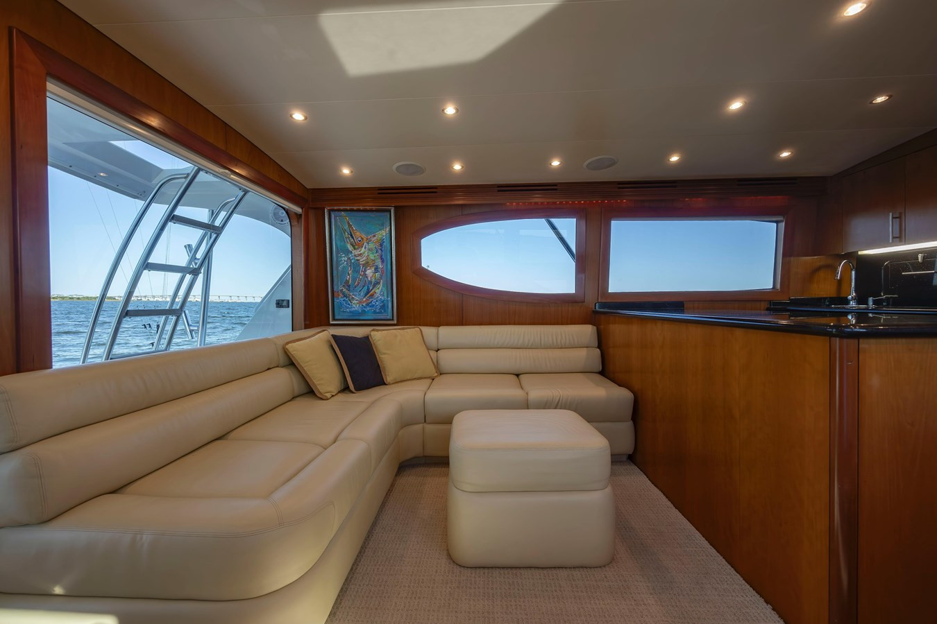 https://arconyachts.ams3.digitaloceanspaces.com/128271/conversions/large_4211516-optimize.jpg
