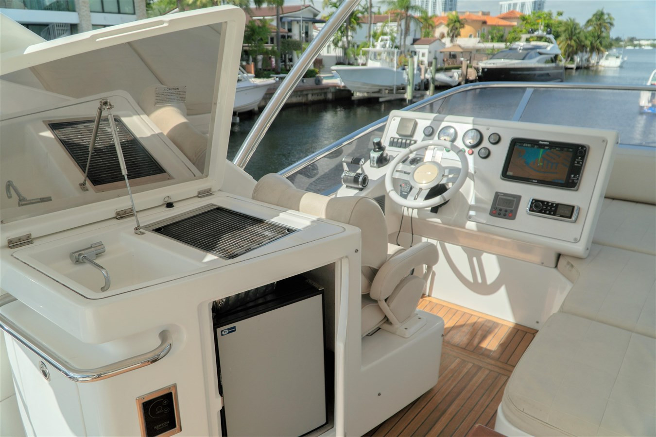 https://arconyachts.ams3.digitaloceanspaces.com/128272/conversions/large_4237488-optimize.jpg