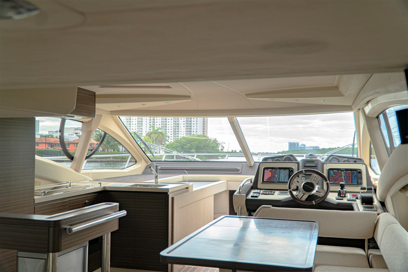 https://arconyachts.ams3.digitaloceanspaces.com/128285/conversions/large_4237492-optimize.jpg