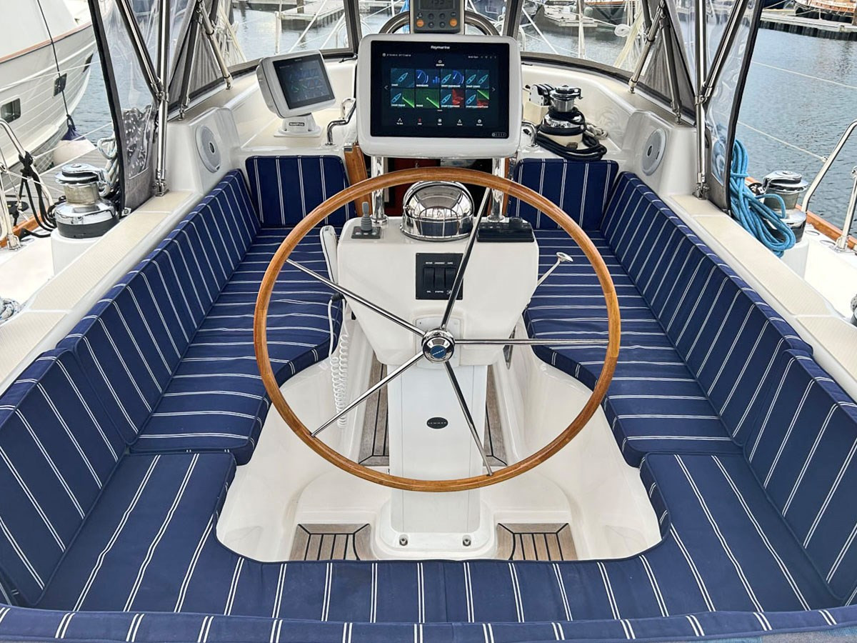 https://arconyachts.ams3.digitaloceanspaces.com/128345/conversions/large_4299972-optimize.jpg
