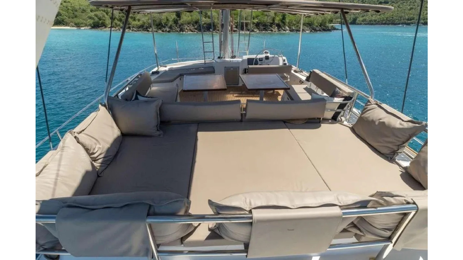 https://arconyachts.ams3.digitaloceanspaces.com/128352/conversions/large_4314986-optimize.jpg