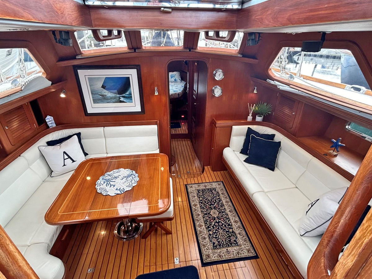 https://arconyachts.ams3.digitaloceanspaces.com/128357/conversions/large_4299975-optimize.jpg