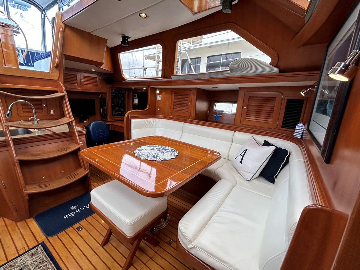 https://arconyachts.ams3.digitaloceanspaces.com/128376/conversions/large_4299982-optimize.jpg