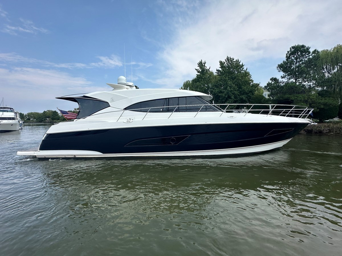 https://arconyachts.ams3.digitaloceanspaces.com/128384/conversions/large_4346254-optimize.jpg