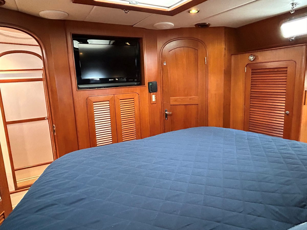 https://arconyachts.ams3.digitaloceanspaces.com/128388/conversions/large_4299986-optimize.jpg