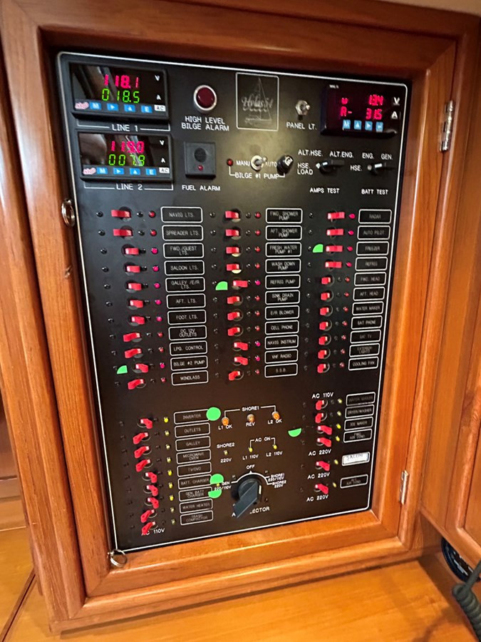 https://arconyachts.ams3.digitaloceanspaces.com/128408/conversions/large_4299993-optimize.jpg