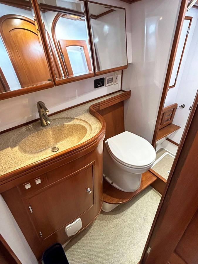 https://arconyachts.ams3.digitaloceanspaces.com/128422/conversions/large_4299998-optimize.jpg