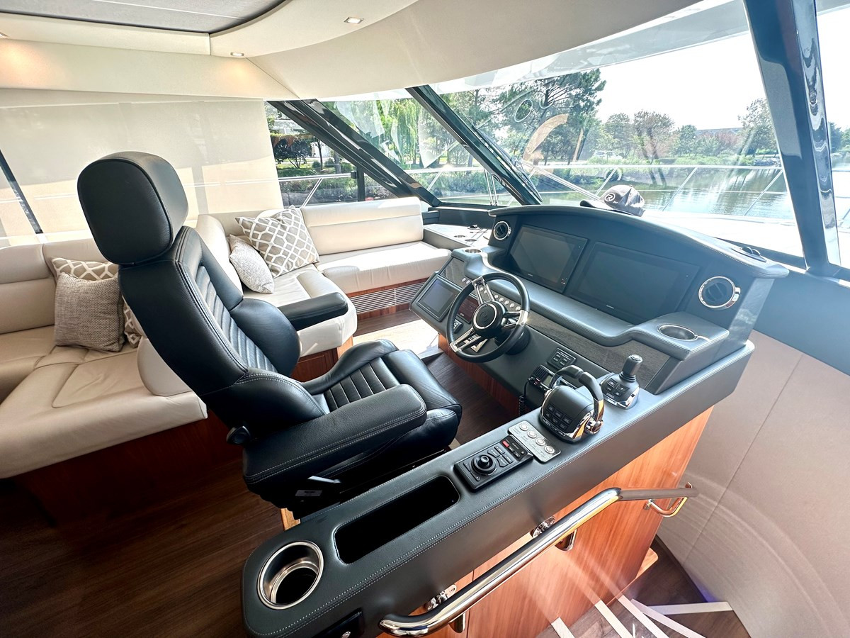 https://arconyachts.ams3.digitaloceanspaces.com/128438/conversions/large_4346271-optimize.jpg