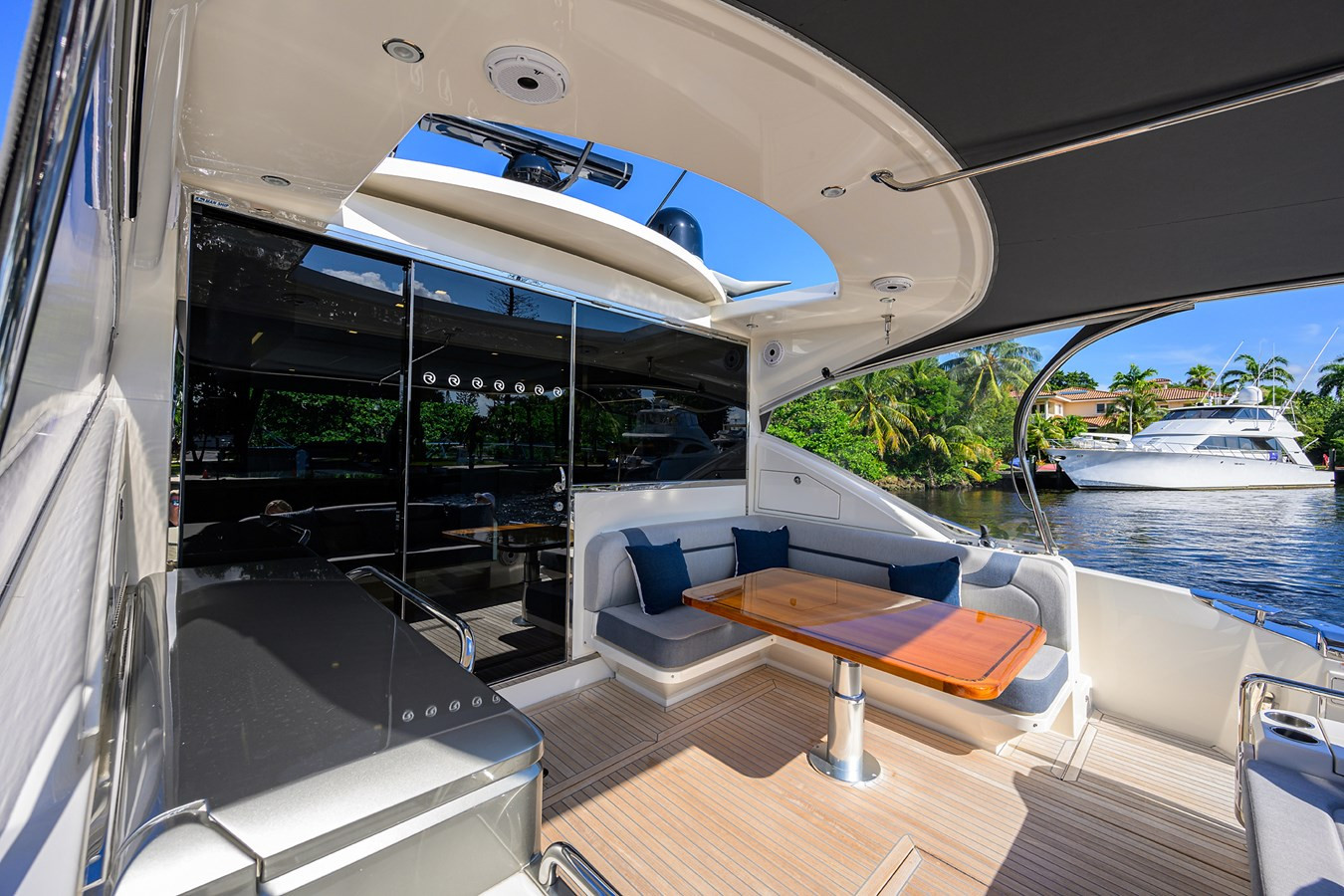 https://arconyachts.ams3.digitaloceanspaces.com/128442/conversions/large_4346087-optimize.jpg