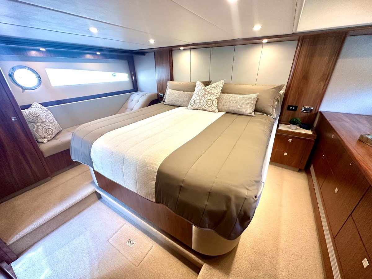 https://arconyachts.ams3.digitaloceanspaces.com/128472/conversions/large_4346289-optimize.jpg
