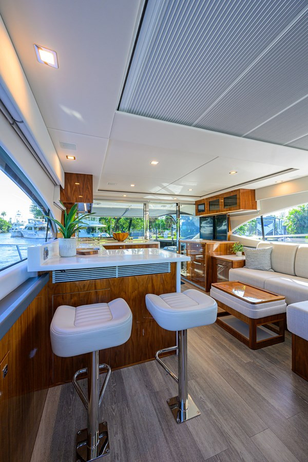https://arconyachts.ams3.digitaloceanspaces.com/128473/conversions/large_4346115-optimize.jpg