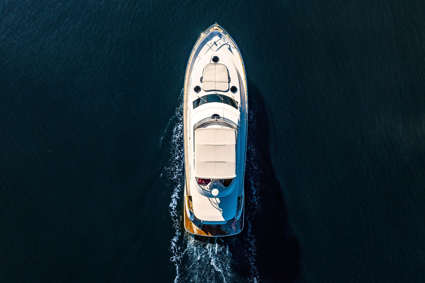 https://arconyachts.ams3.digitaloceanspaces.com/128481/conversions/large_4506303-optimize.jpg