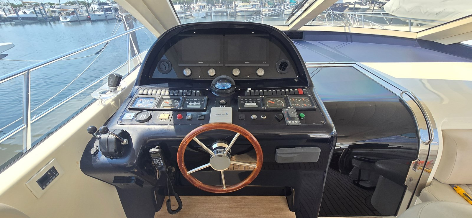 https://arconyachts.ams3.digitaloceanspaces.com/128596/conversions/large_4602926-optimize.jpg