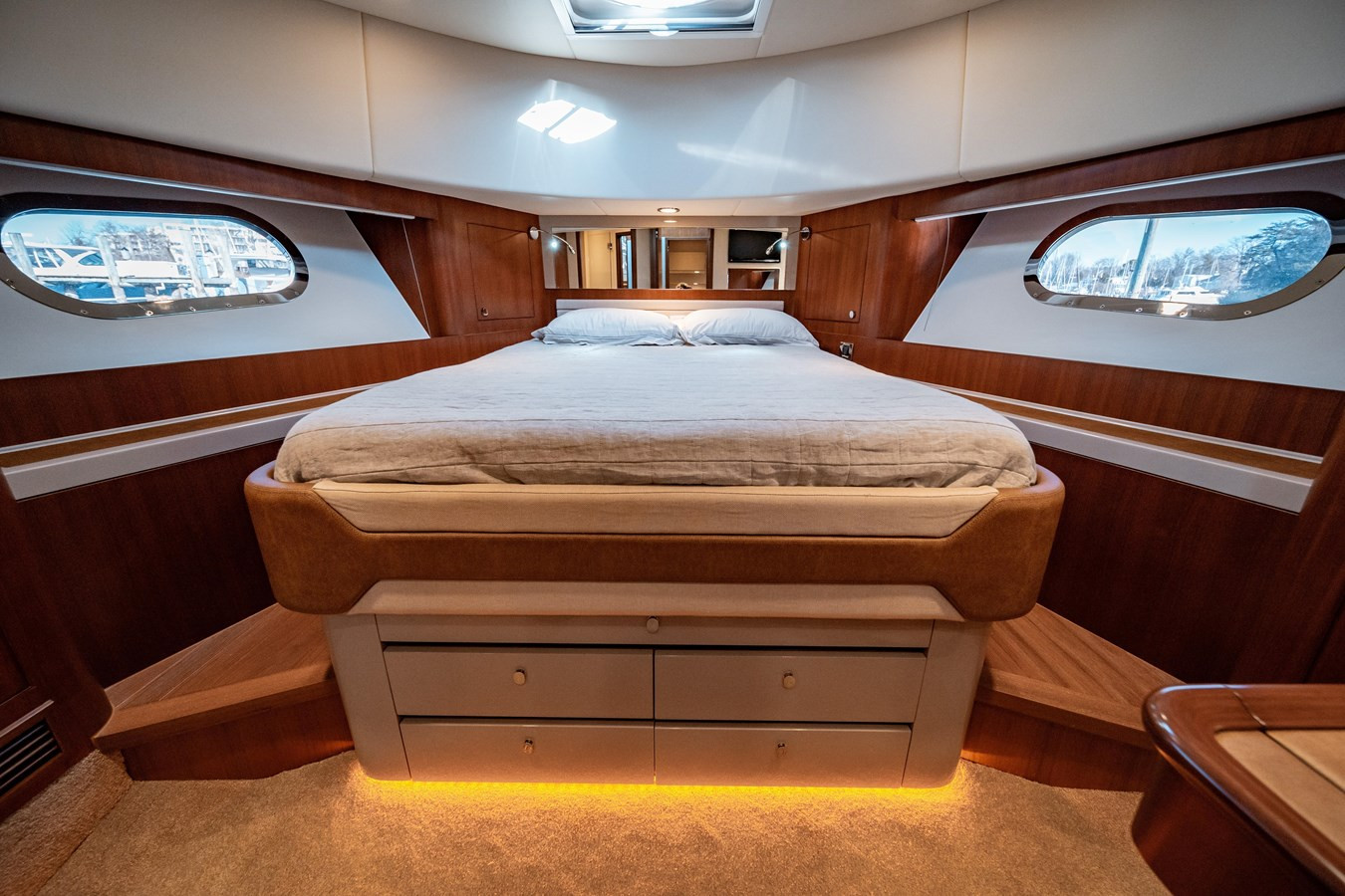 https://arconyachts.ams3.digitaloceanspaces.com/128627/conversions/large_4506356-optimize.jpg