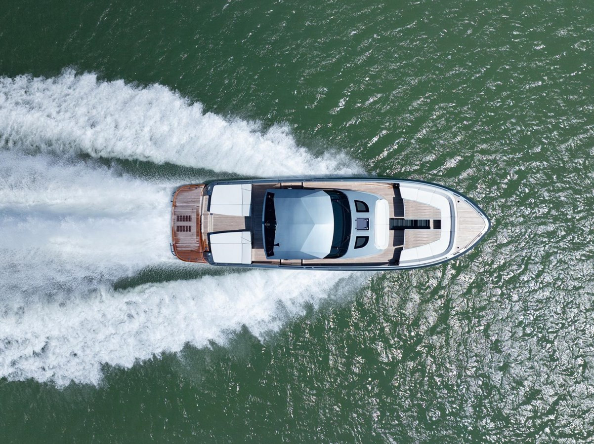 https://arconyachts.ams3.digitaloceanspaces.com/128653/conversions/large_4636798-optimize.jpg