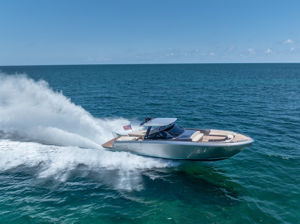 https://arconyachts.ams3.digitaloceanspaces.com/128654/conversions/large_4669746-optimize.jpg