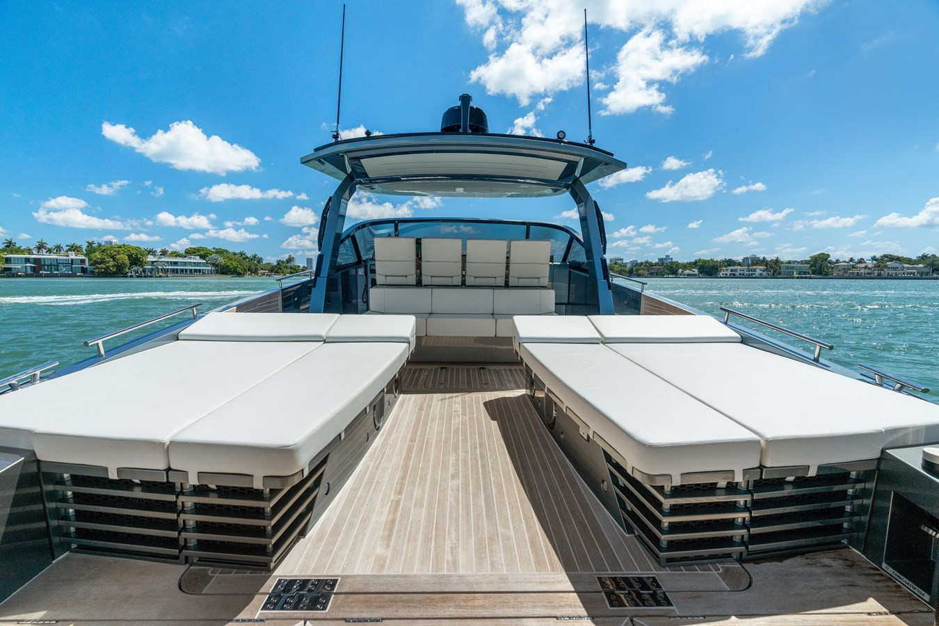 https://arconyachts.ams3.digitaloceanspaces.com/128706/conversions/large_4637463-optimize.jpg