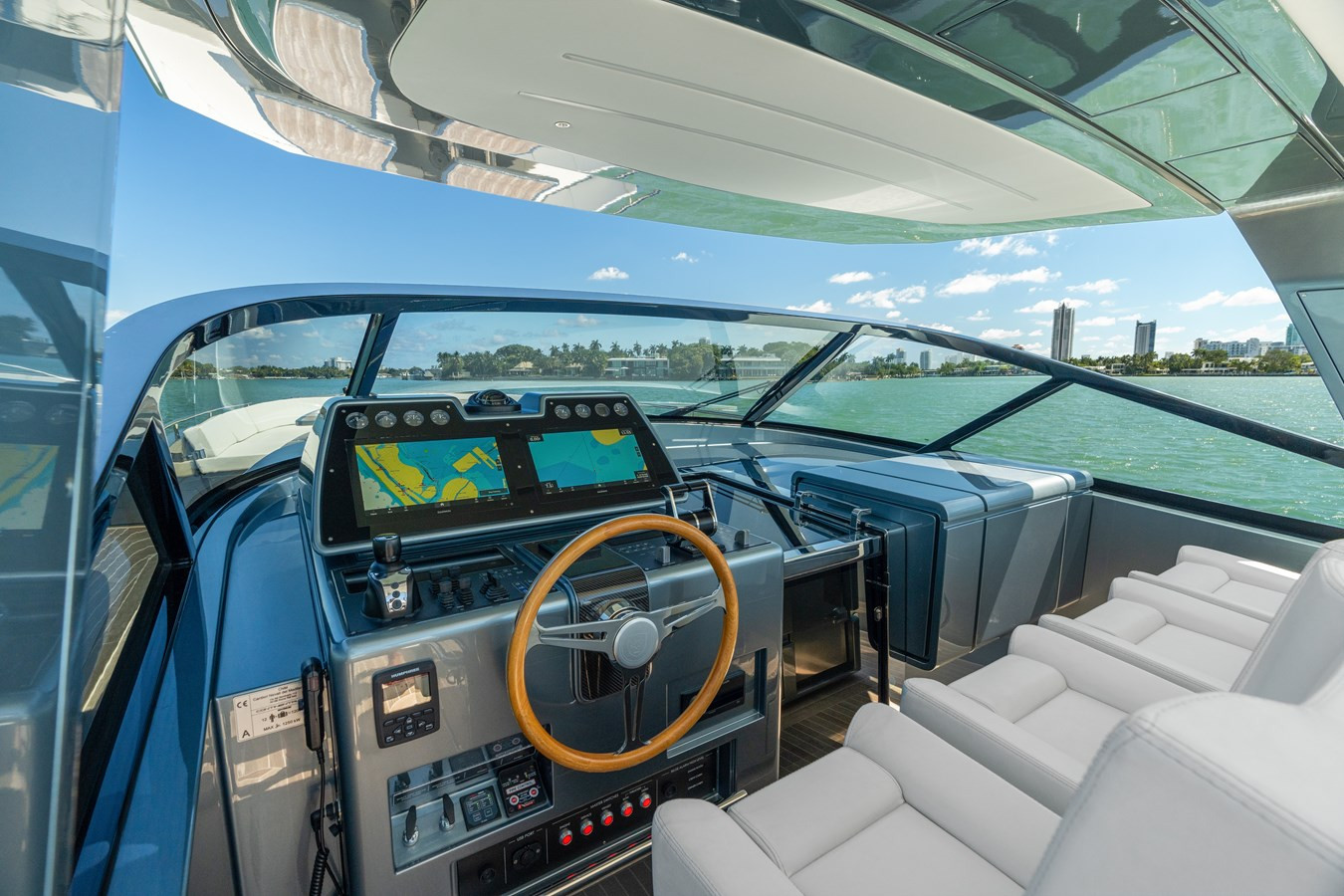 https://arconyachts.ams3.digitaloceanspaces.com/128736/conversions/large_4637480-optimize.jpg