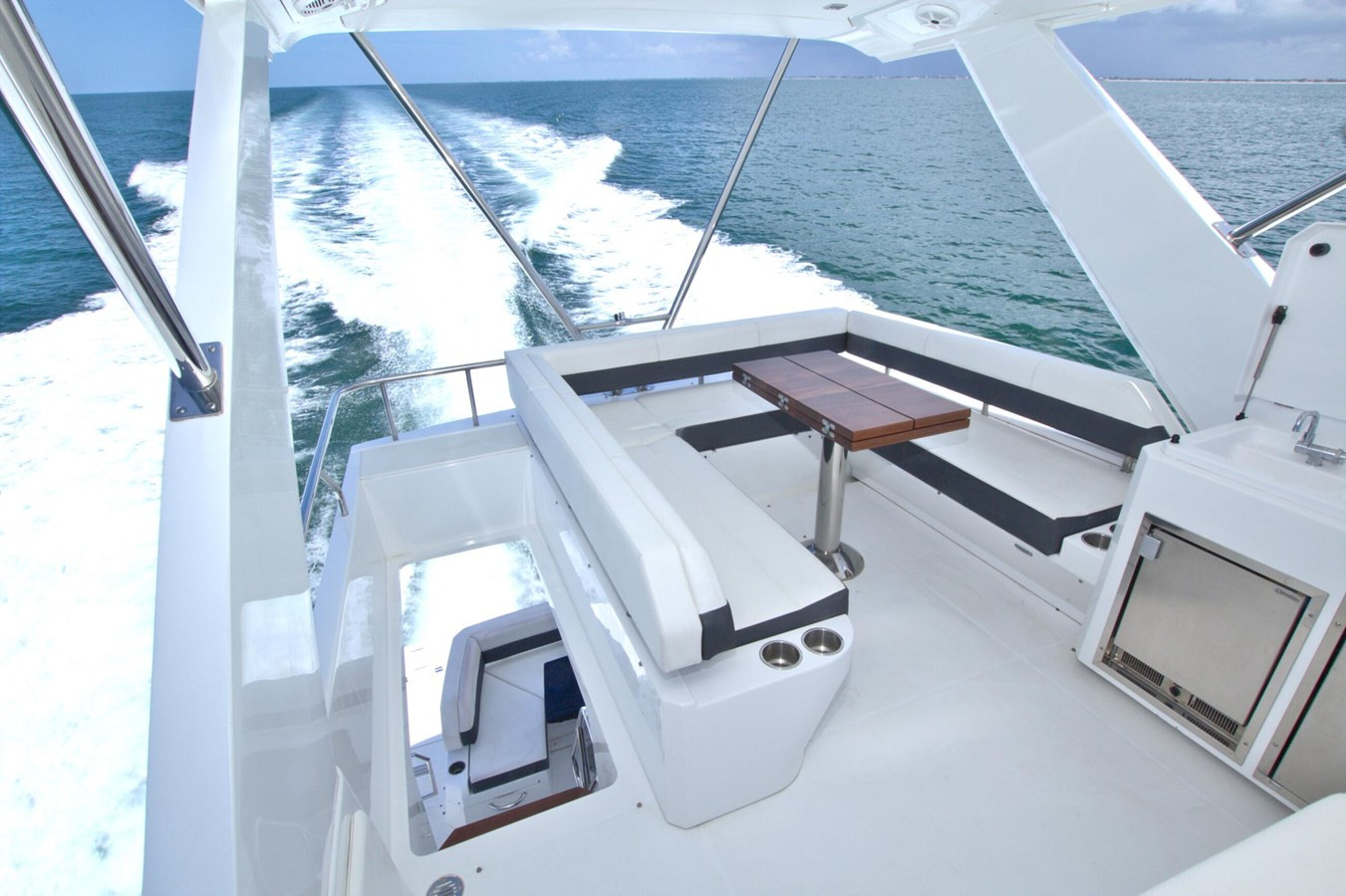 https://arconyachts.ams3.digitaloceanspaces.com/128767/conversions/large_4707196-optimize.jpg