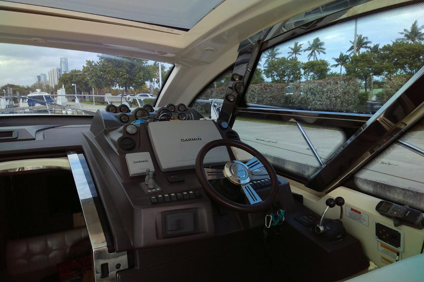 https://arconyachts.ams3.digitaloceanspaces.com/128818/conversions/large_4713890-optimize.jpg