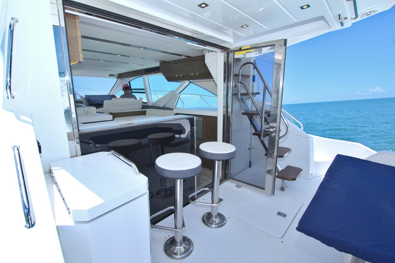 https://arconyachts.ams3.digitaloceanspaces.com/128828/conversions/large_4707217-optimize.jpg