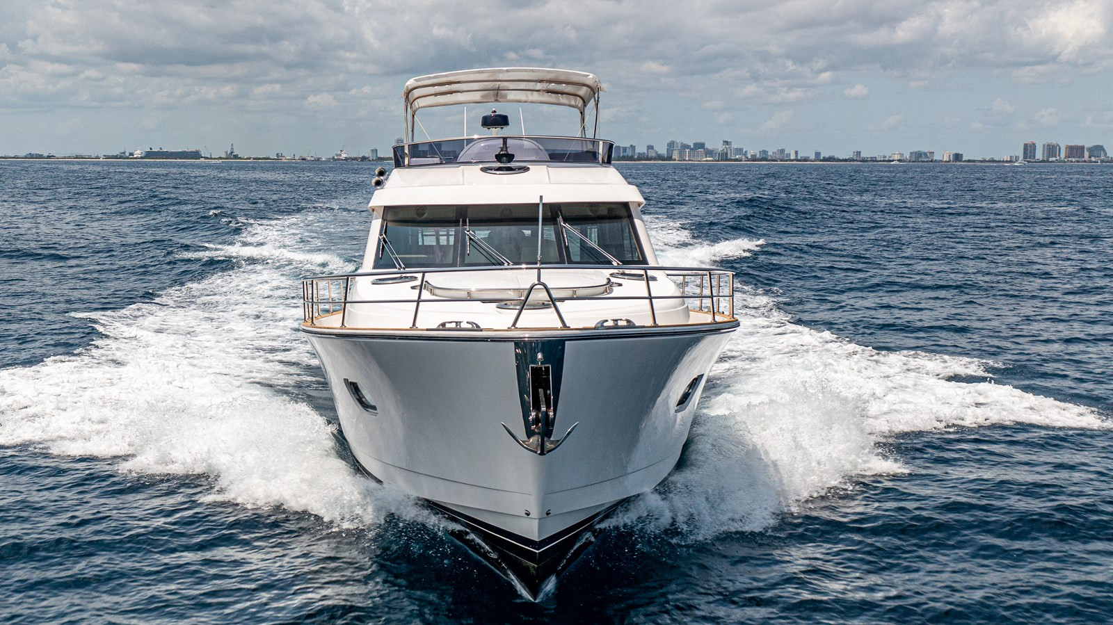 https://arconyachts.ams3.digitaloceanspaces.com/128833/conversions/large_4766824-optimize.jpg