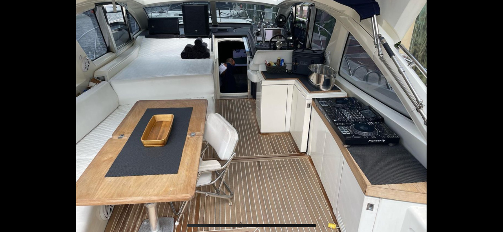 https://arconyachts.ams3.digitaloceanspaces.com/128848/conversions/large_4739379-optimize.jpg