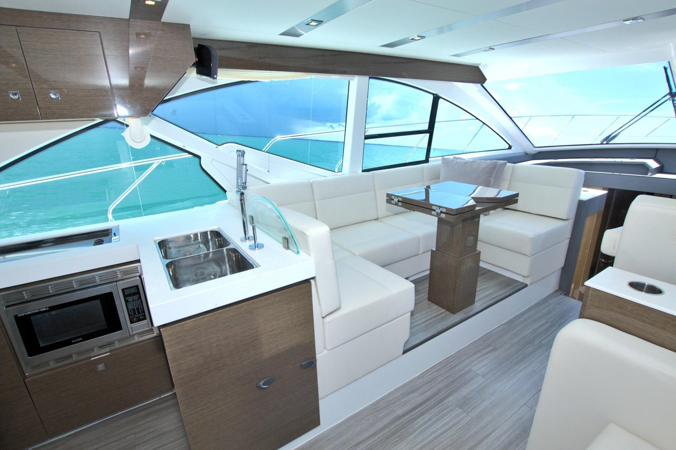 https://arconyachts.ams3.digitaloceanspaces.com/128850/conversions/large_4707224-optimize.jpg