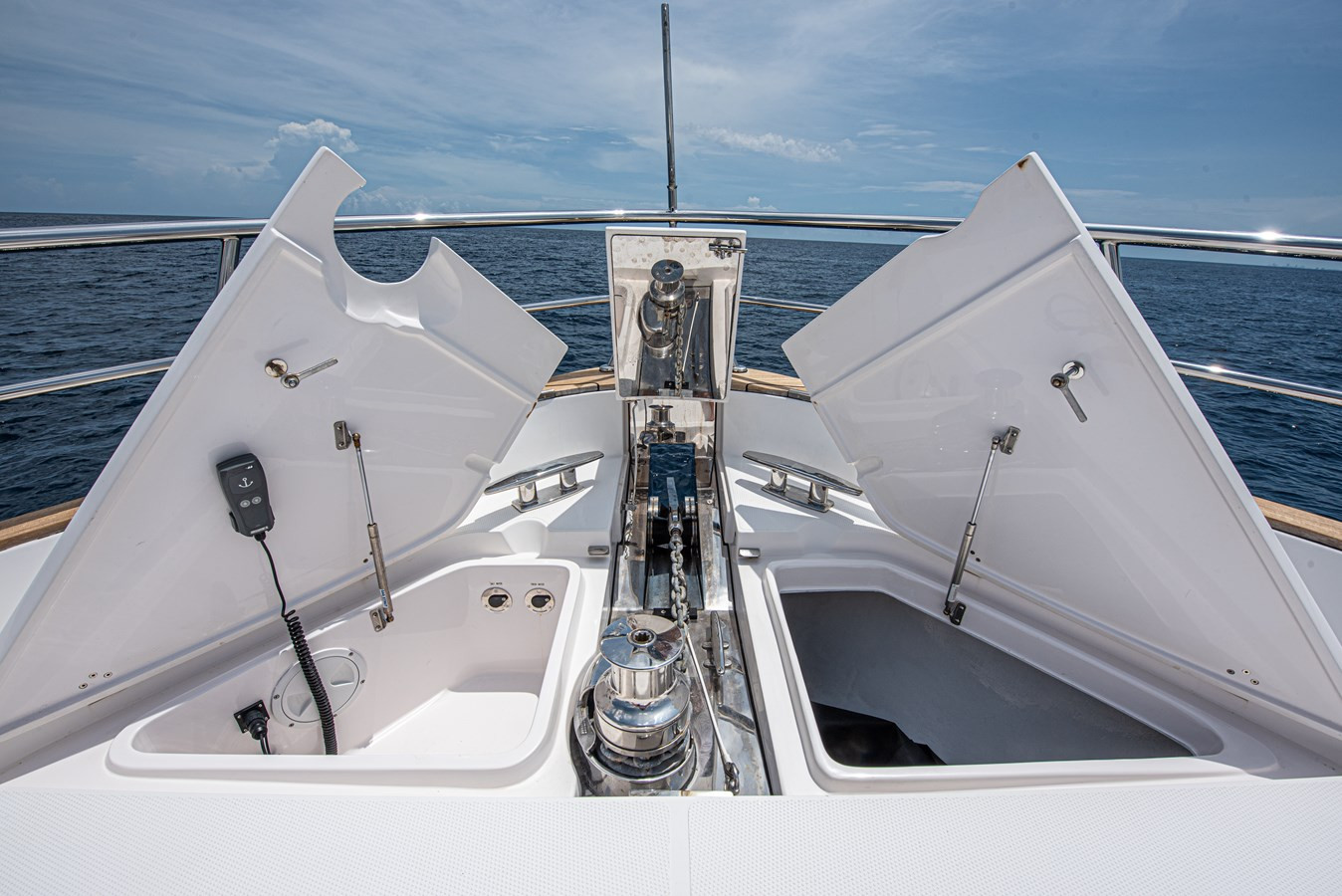 https://arconyachts.ams3.digitaloceanspaces.com/128856/conversions/large_4766832-optimize.jpg